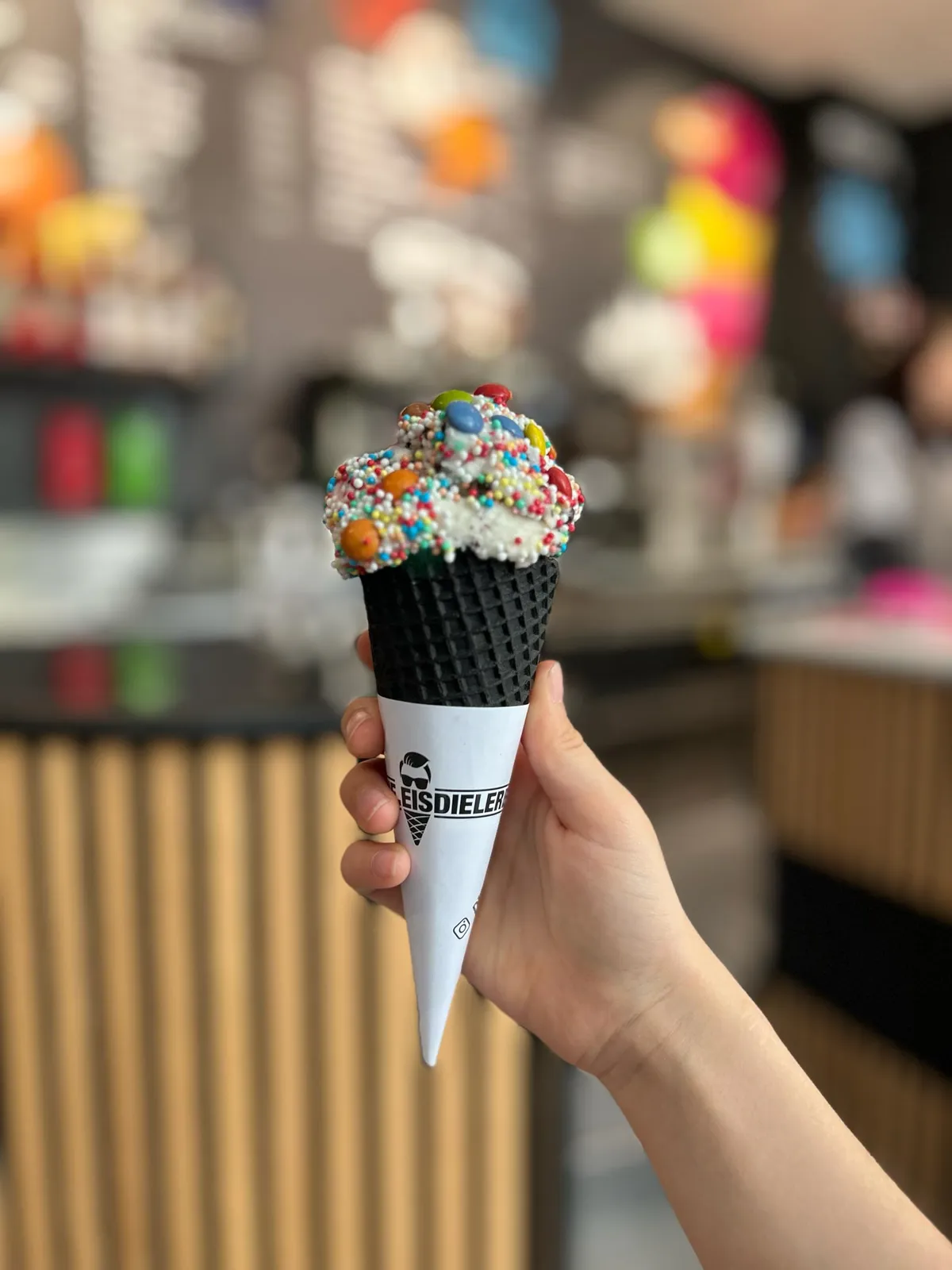 Eis im Hörnchen
